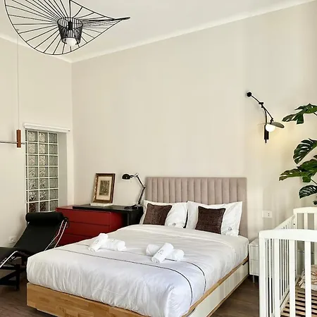 Designer Apartment, Entire Home, 2 Bathrooms, For Families, Groups 米兰