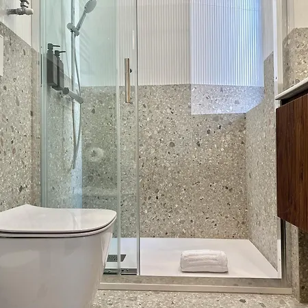 公寓 Designer Apartment, Entire Home, 2 Bathrooms, For Families, Groups 米兰